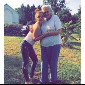 Meet your Posher, Brittany